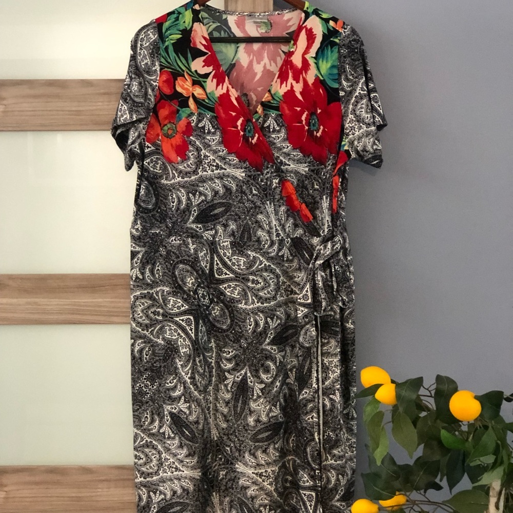 Avenue Dress Size 14/16